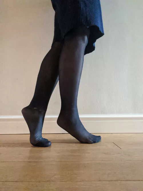 Cosy dresses and thick pantyhose ❤️