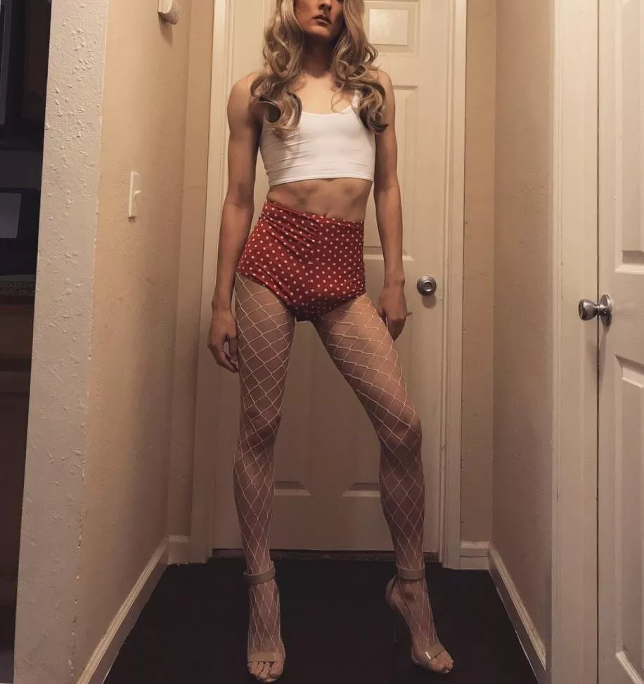 couldn't hide the bulge 😆