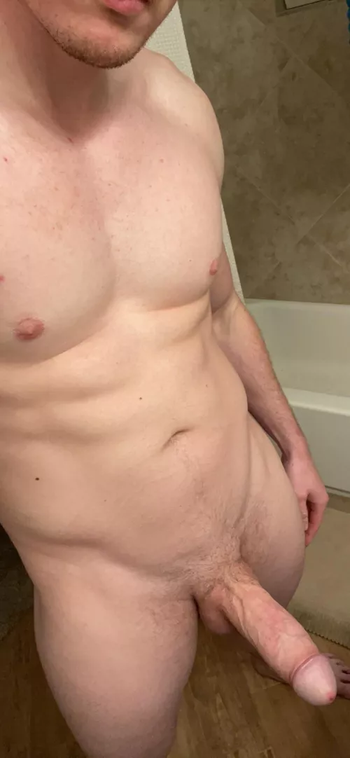 Couldn’t let this moment of horny pass without a pic