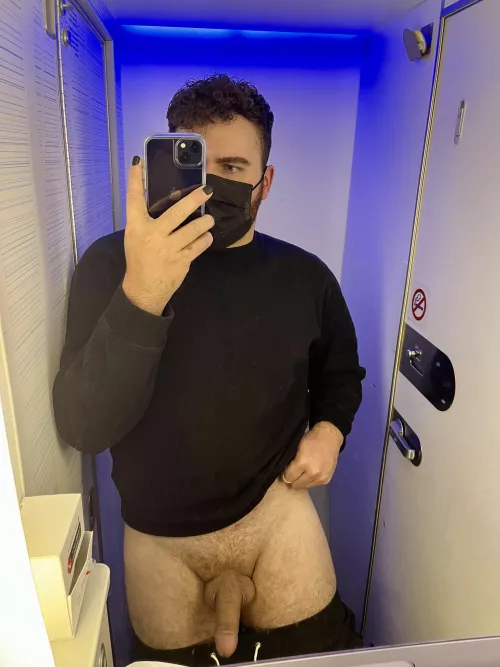 couldn’t resist the urge to capture an airplane nude !