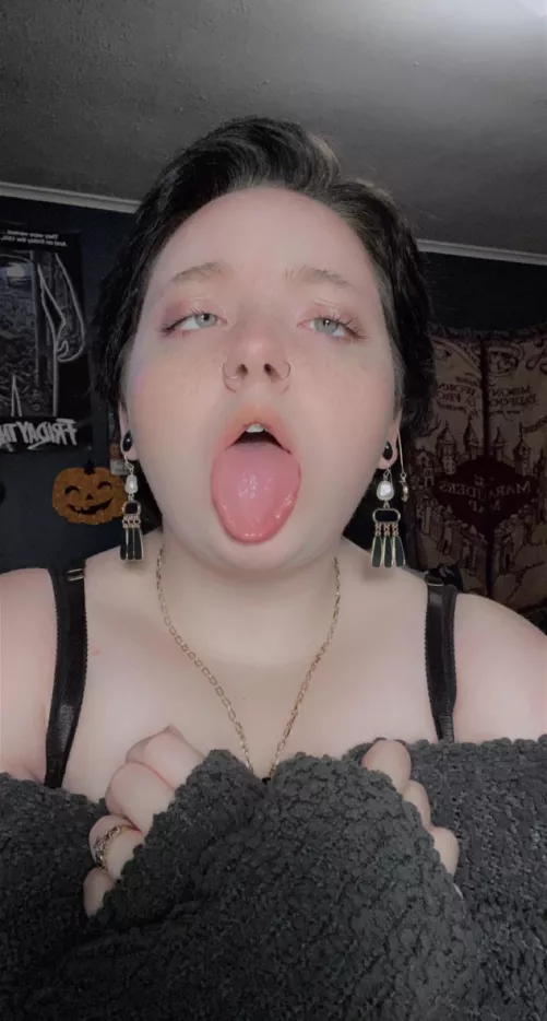 Cover me in cum 🖤