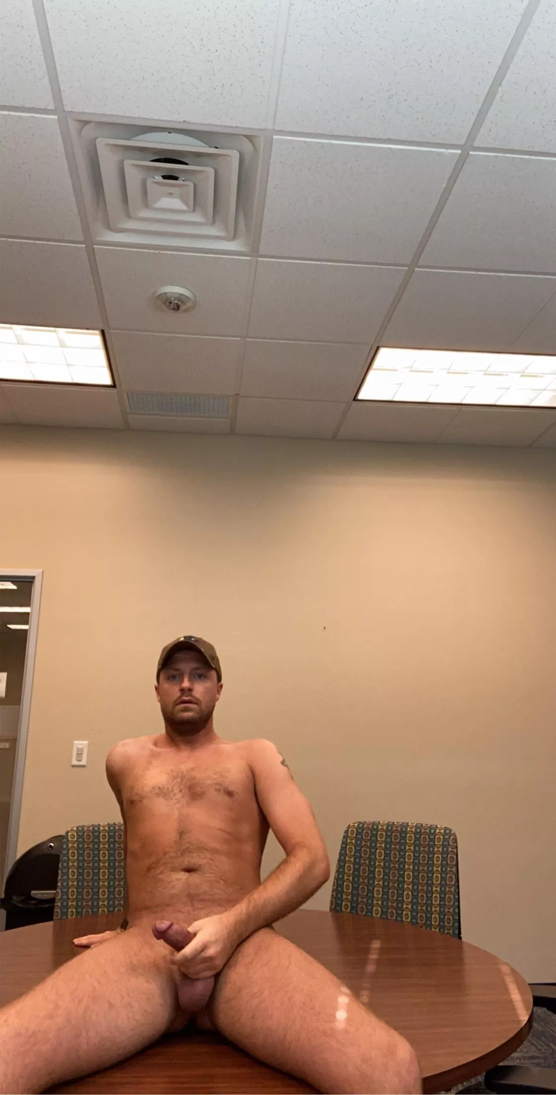 Coworkers eat lunch on this table. 🤷🏼♂️💦 Coworkers eat lunch on this table. 🤷🏼♂️💦