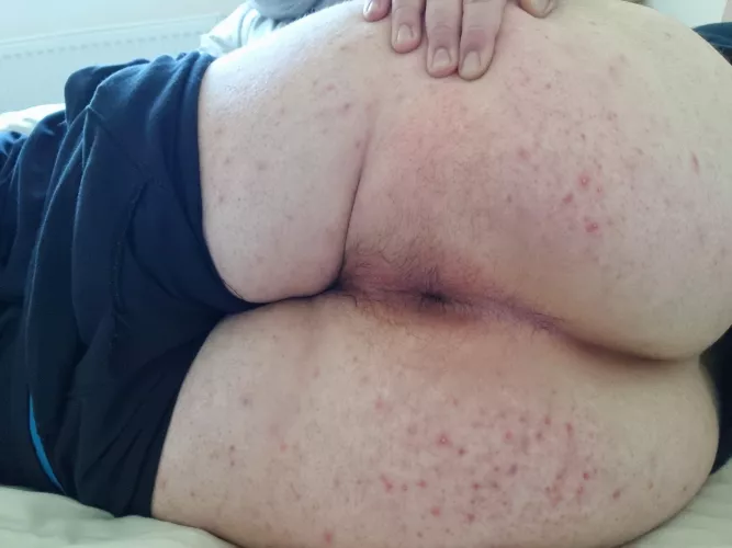 Craving some thick cock in my fat white arse.....it's been months 😭🤯