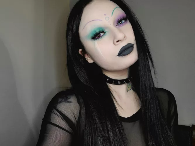 Created this with the Deadly Night Shades Palette by Ve Cosmetics & Cradle of Filth π€