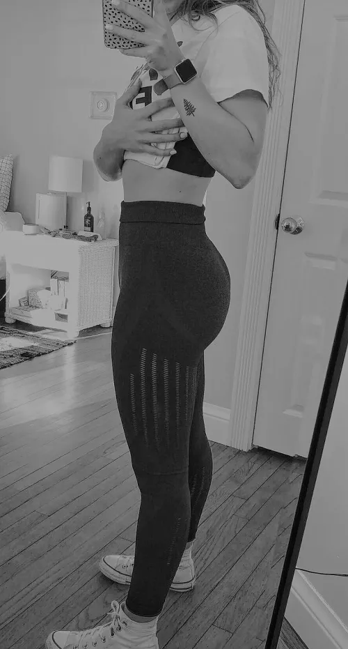 Crop tops were made for yoga pants