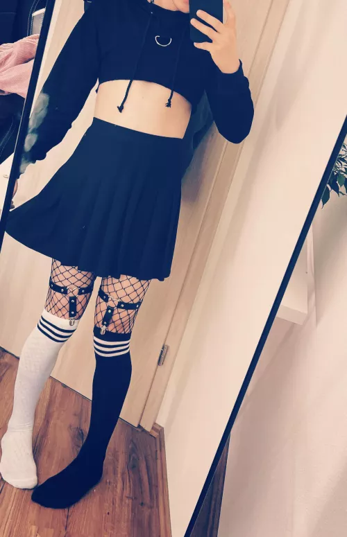 Cuddle with me 😡😡