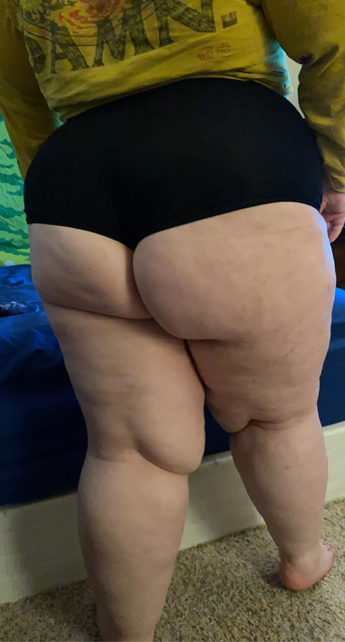 Cum bend me over my bed and fuck my fat ass silly 🙈🥰😝