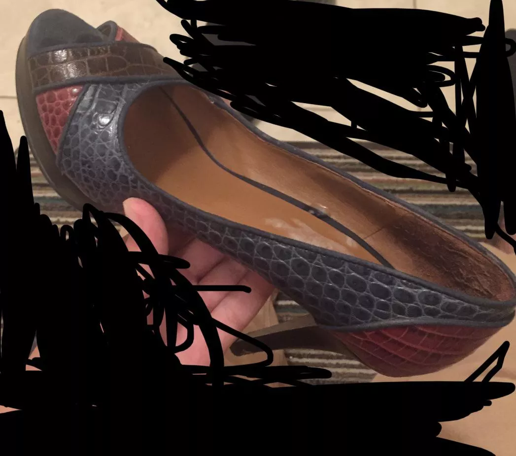 Cum in my friends moms heels dm me for her whole collection