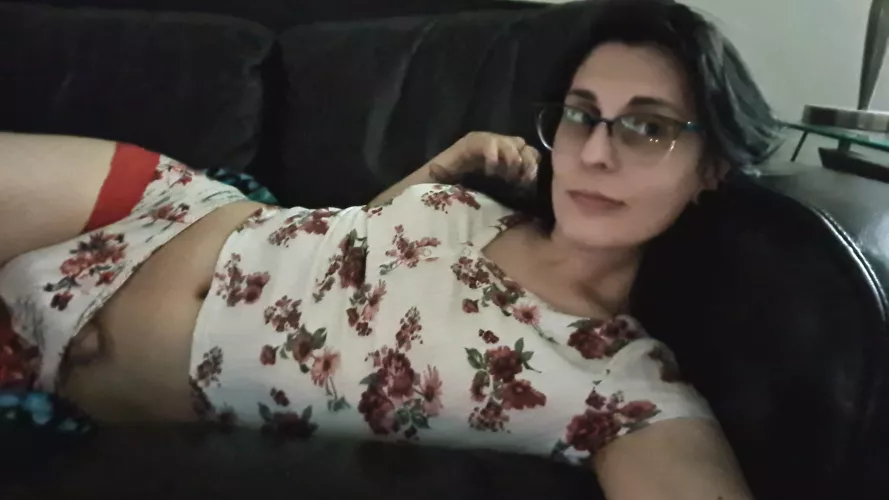 Cum join me on the couch, I have a surprise for you 🖤