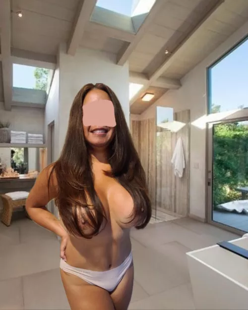 Cum Join This Busty Indian Hottie In The Shower