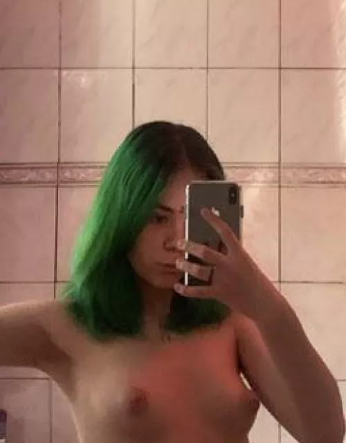 cum on me daddy plz 🥺💦