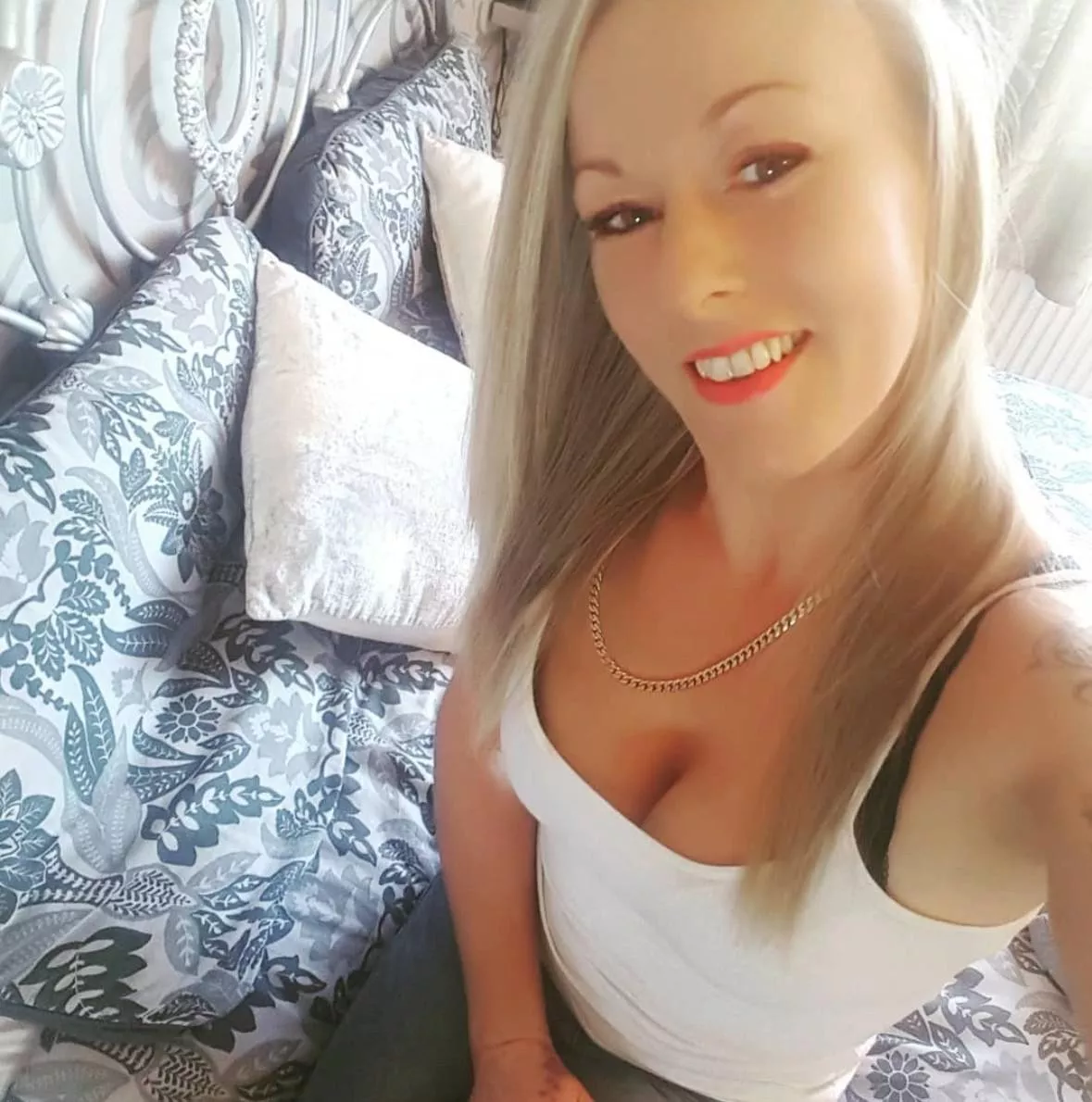 Cum on me I love to see your cum on my face my Snapchat natashawestbr22 if you do I send you a nude pic