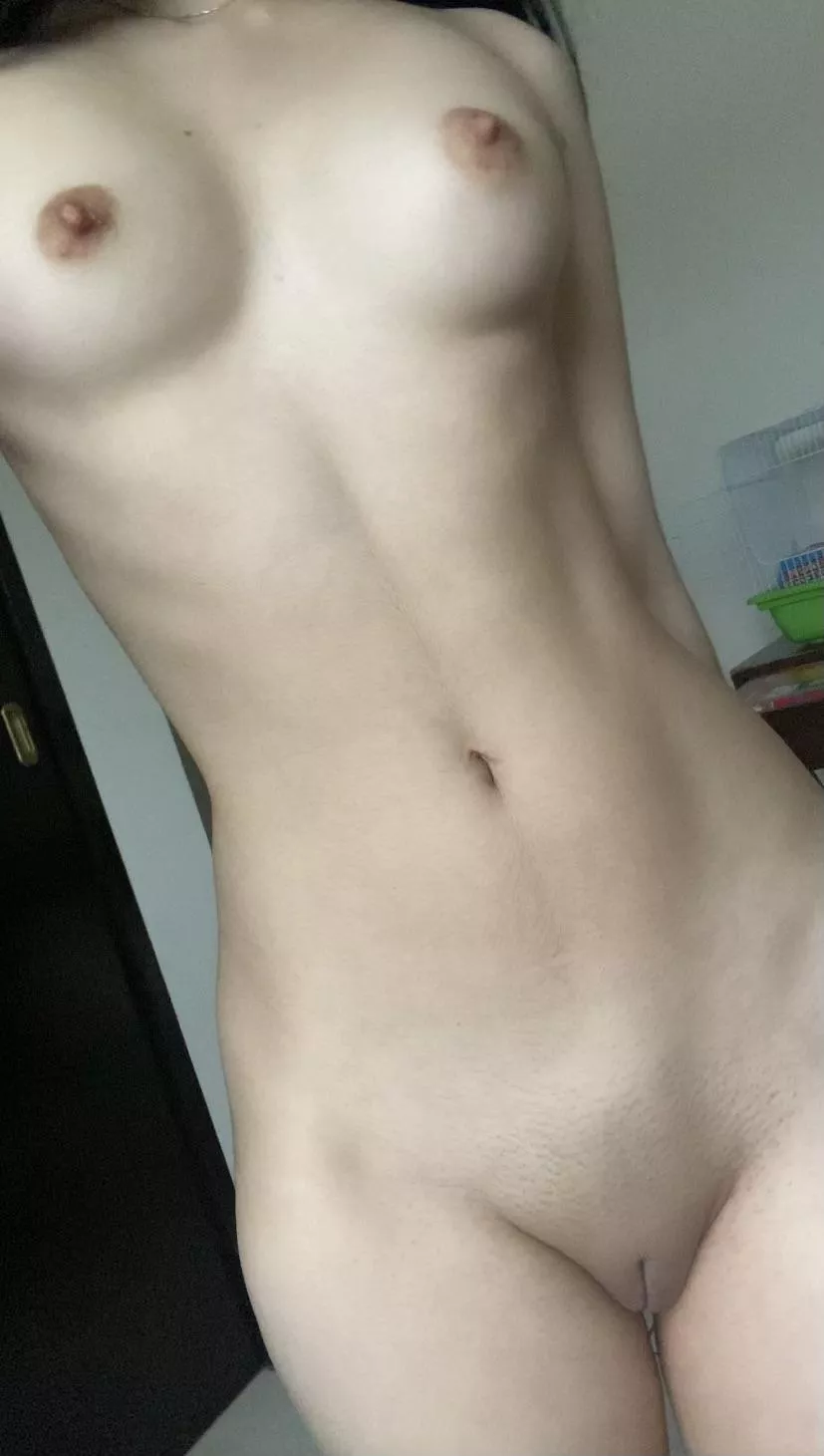 Cum on my toned tummy?