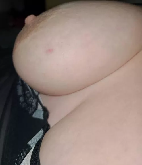 Cum play with me | $3 subs | Dick rates and titty play💋| link and trial in comments.