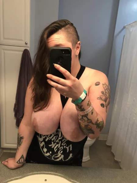 Cum see more of me, my linkβs in the comments. πππ€