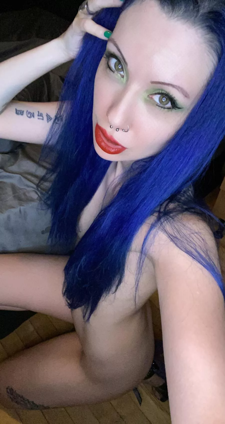 Cum watch me fuck myself 🤤 12 months free trial below 😍 Xomel 💀💙