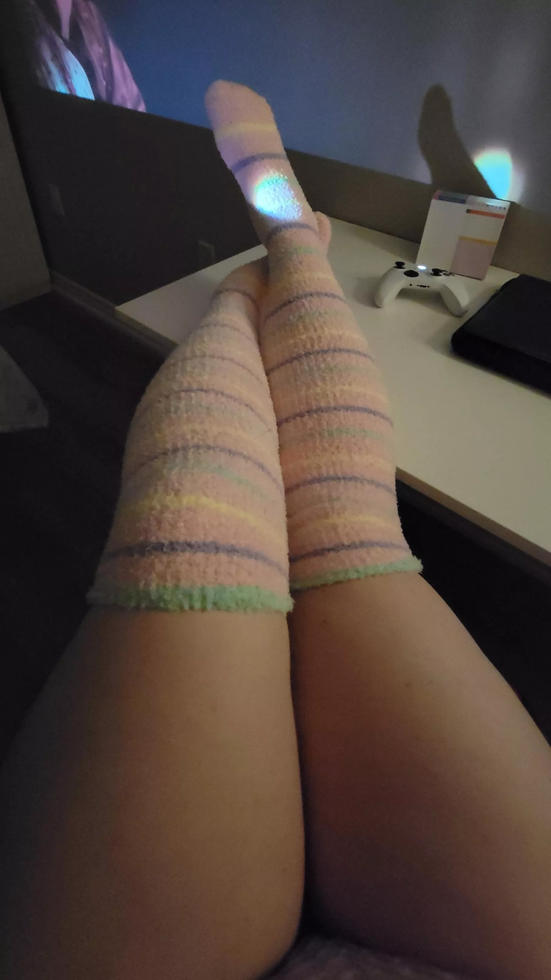 Curious how many of you like squishy thighs