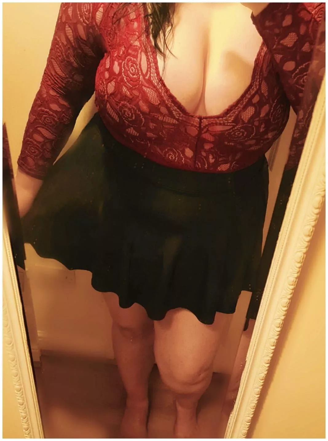 Curves for days Curves for days