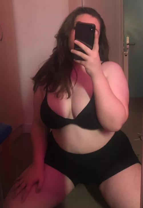 Curvy, university student from England ๐๐ค follow my new FREE onlyfans๐ฅ link in comments โฌ๏ธ