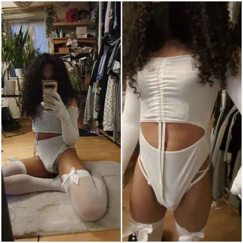 cute enough to be your gf? 😊