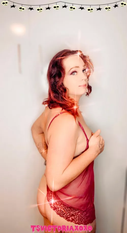 Cutie 🥰 with a booty