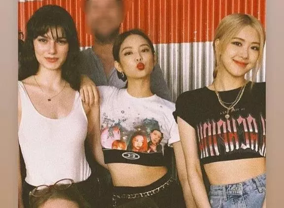 Cutiepies, FMK or MMM 😜