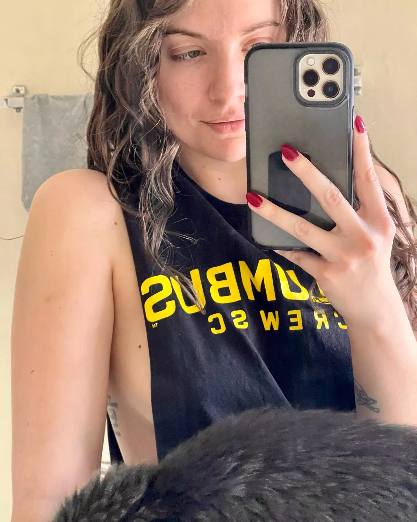 Cutoff and a lil side boob