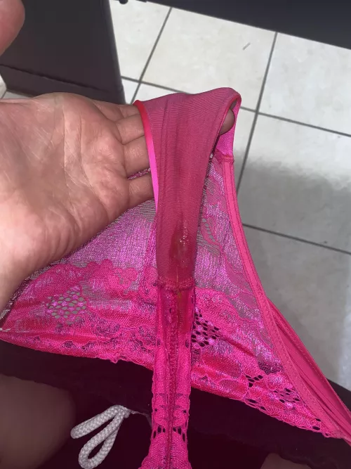 Daddy filled my little asshole this morning. His load came out at work just now π€π
π
