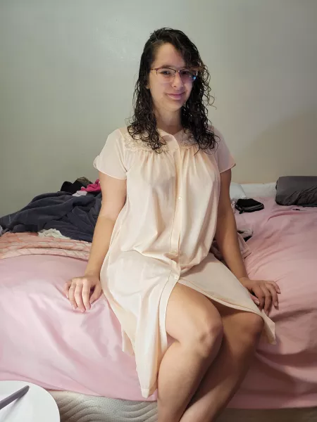 Daddy got me this super cute vintage night gown! It's so comfy