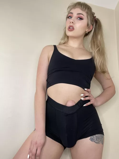 Daddy knows how weak you are for Her bulge. [oc] [domme]