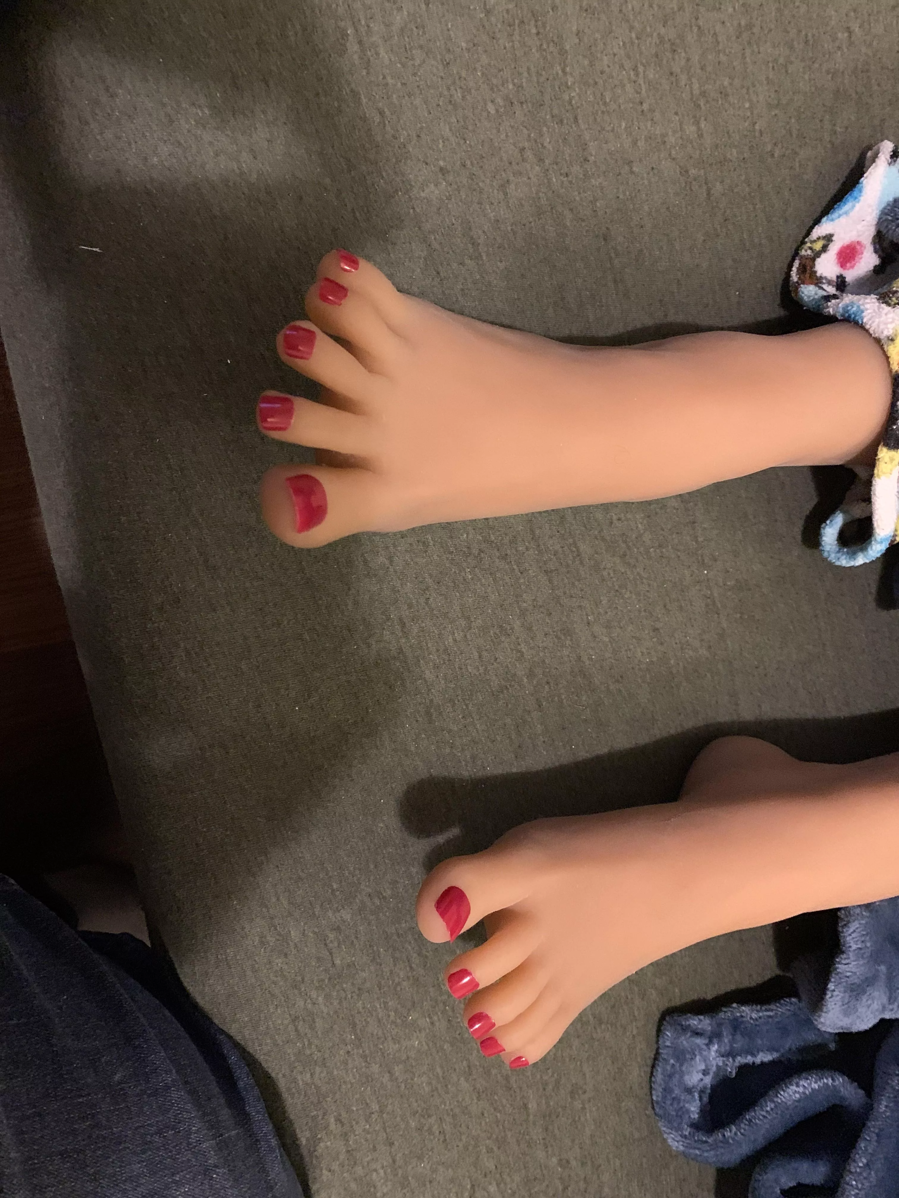 Daddy painted my nails today!!!!