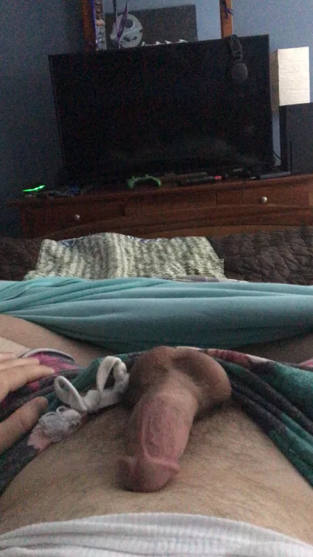 Daddy’s in a lot of pain from his morning wood 🔥 Want to help his 8in+ cock feel better? I’m sure your mouth will do just fine. Check my OF!