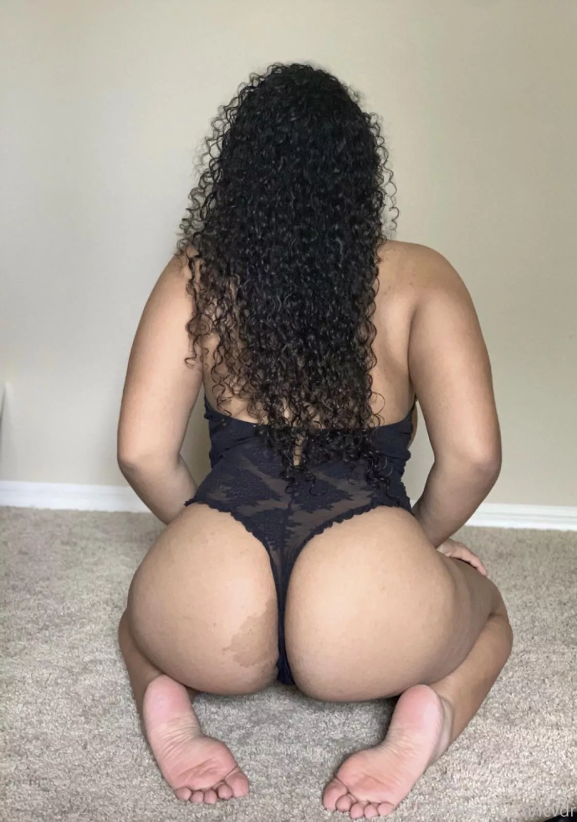 Damn she a baddie ⌛️