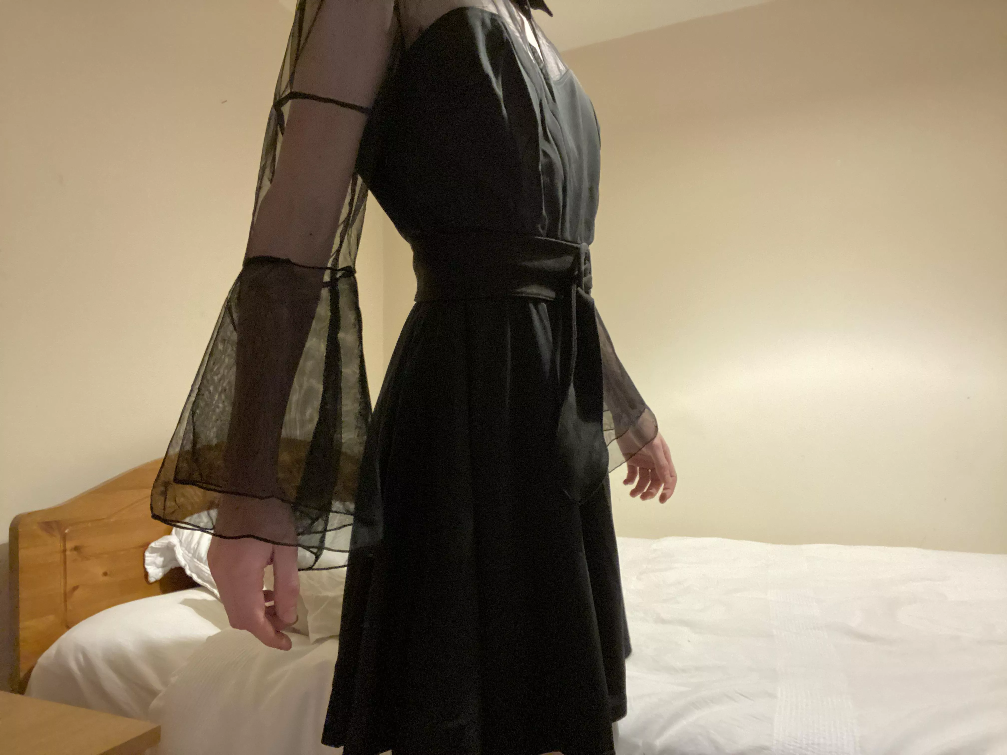 Damn this feels good on my waist 😍