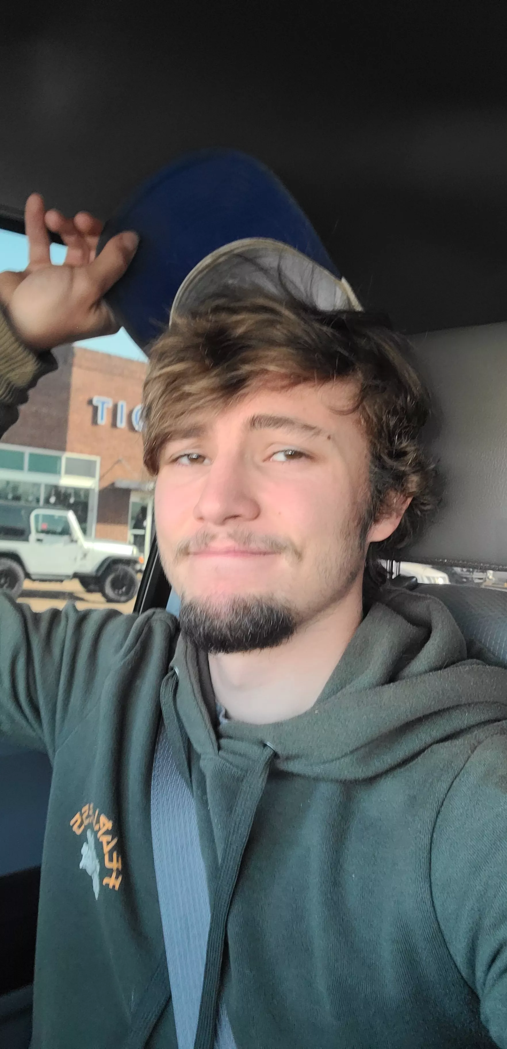 Dang, guess I need a haircut soon. 😪