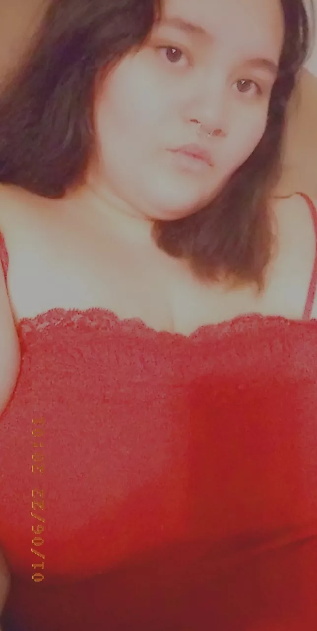 Decided to take some photos without makeup cause I'm learning to love my natural self😘🙂