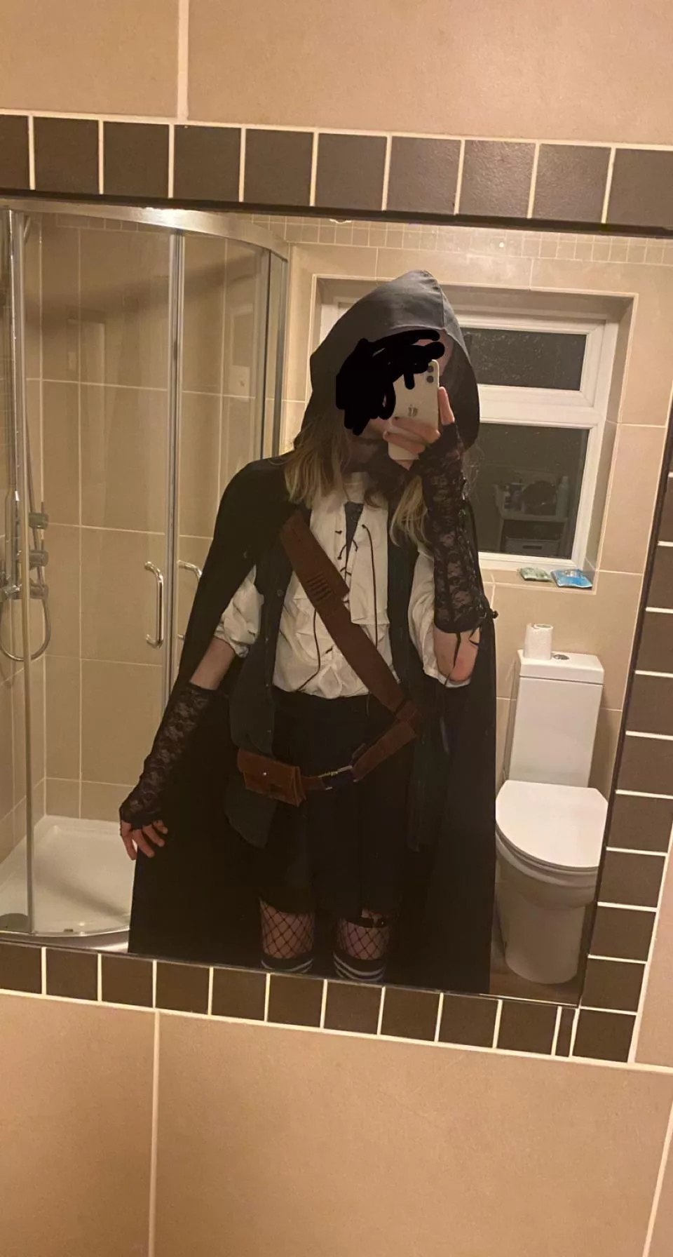 Decided to wear a pirate costume I had with a skirt and fishnets, feel badass wearing it ^^