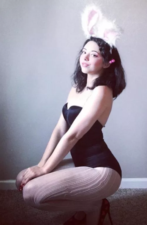 Deidra Lynn (@dee_weeb)