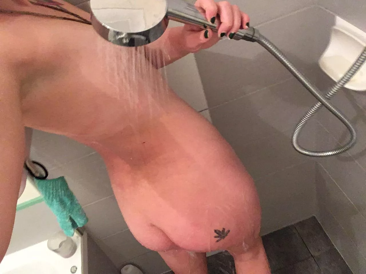 Detachable shower heads really don’t disappoint 🥵 [f] 24 Aussie