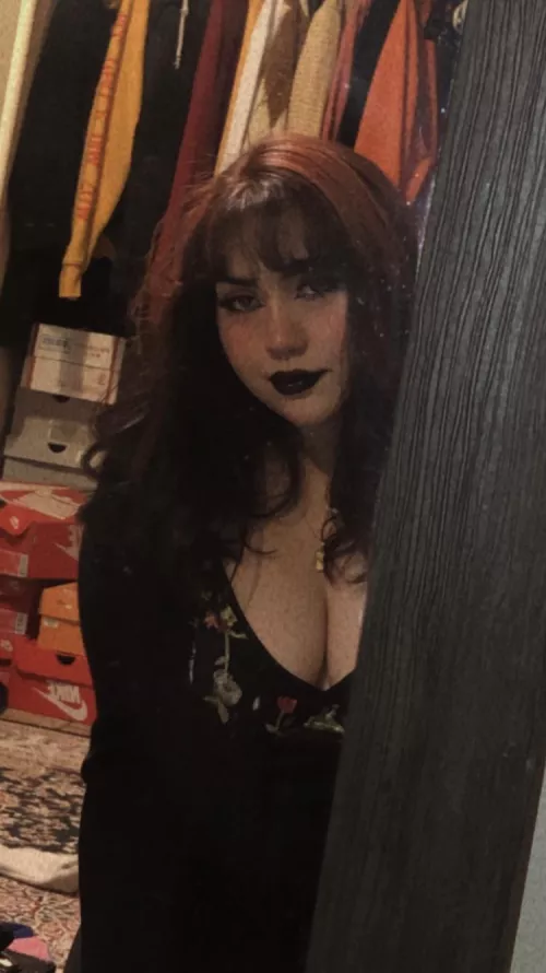 Did someone order a chubby goth?