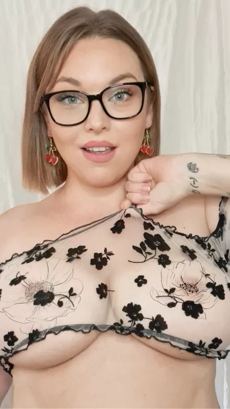 Did you just stop to look at my boobs π€