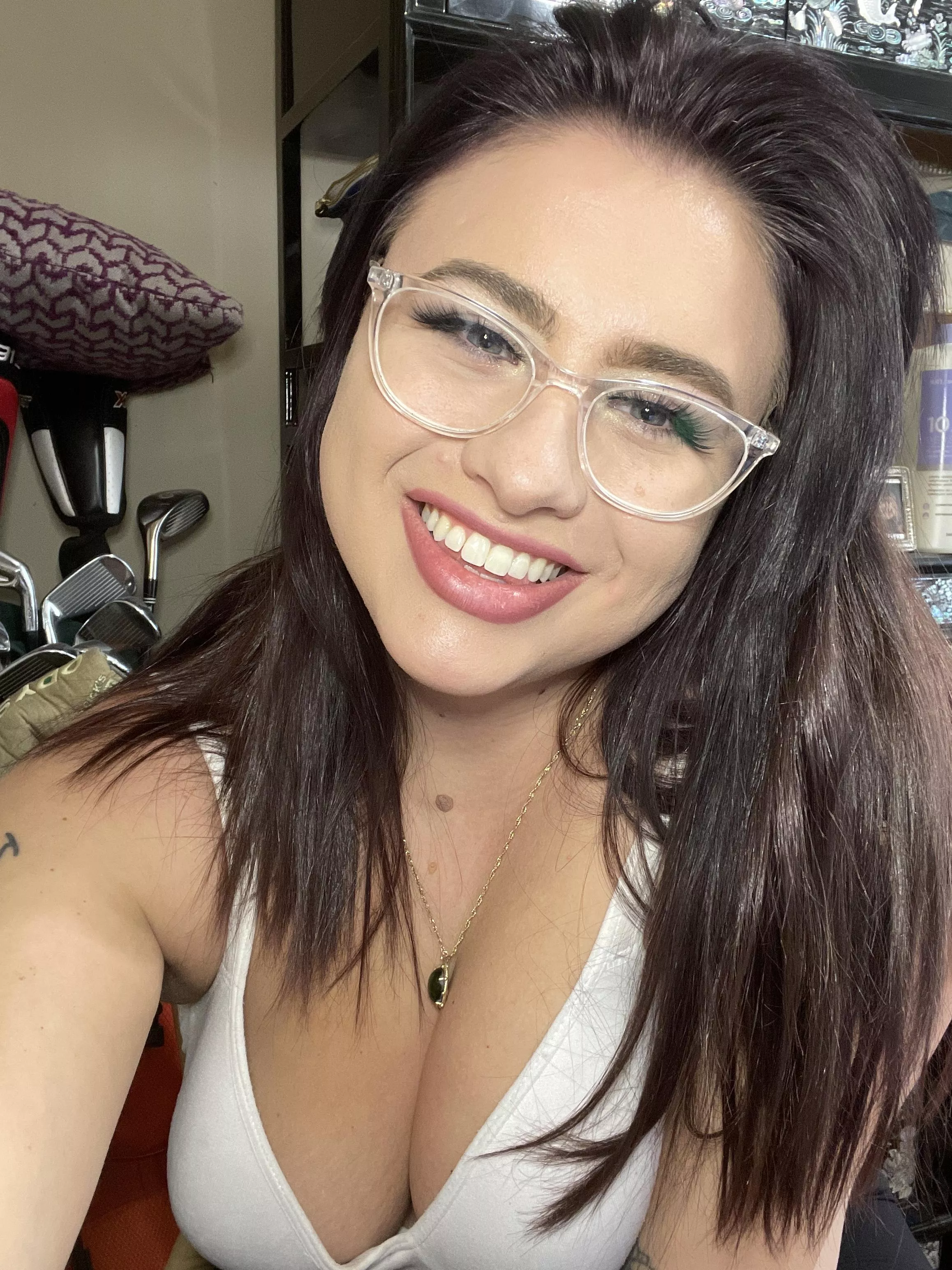 Dirty glasses for a dirty girl