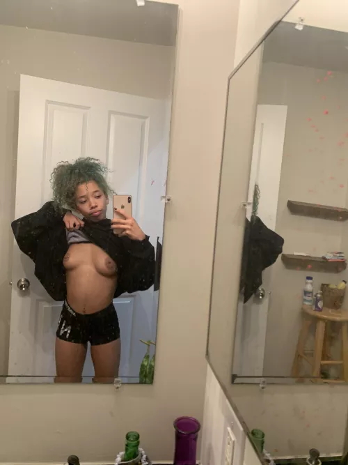 dirty mirror pretty titties