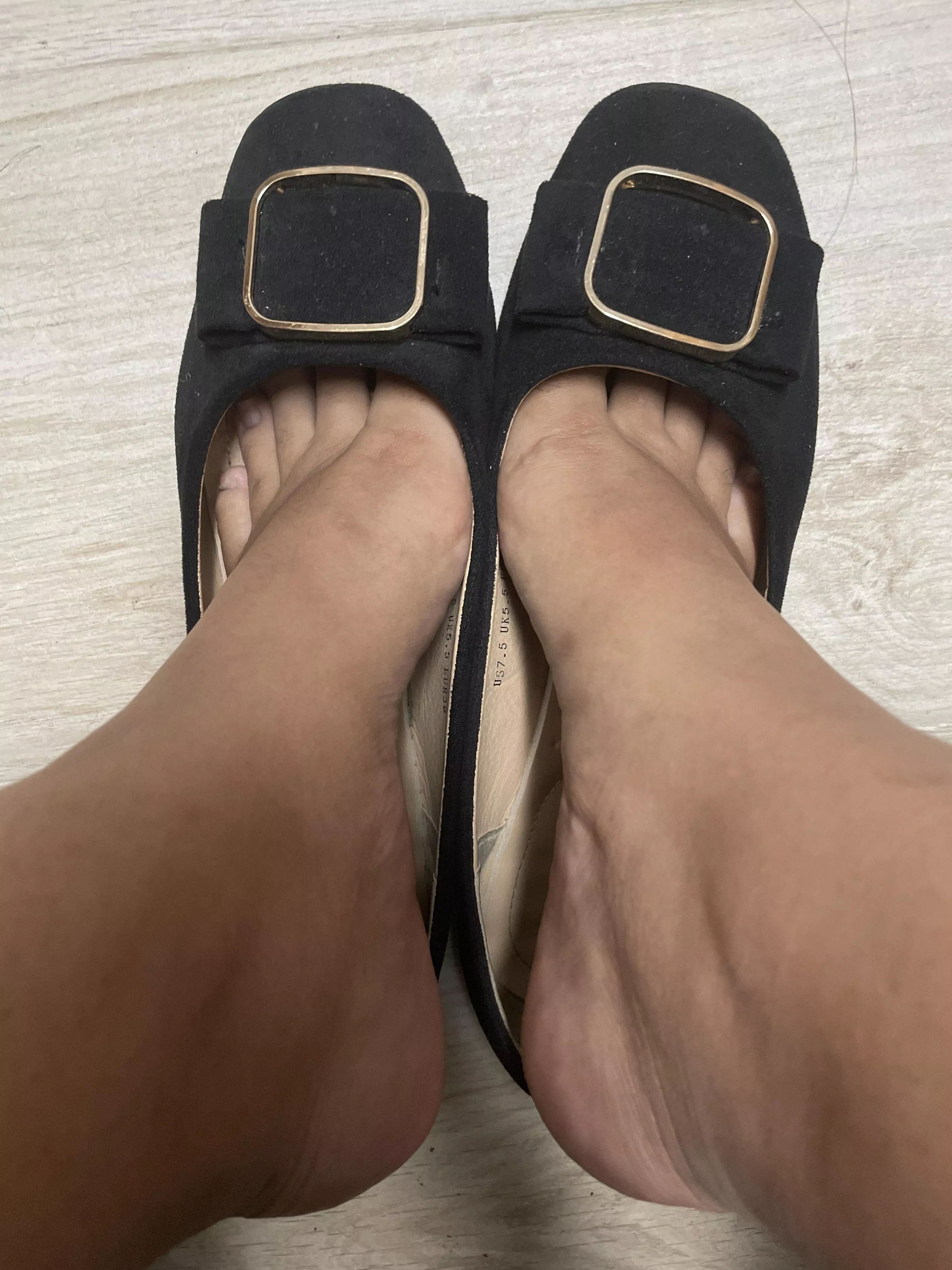 Dirty office feet 👣