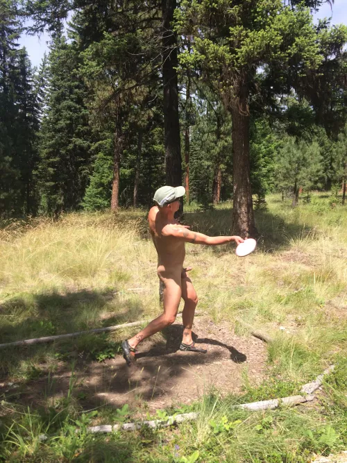 Disc golf in the sun! Ahhh ⛳️🥏