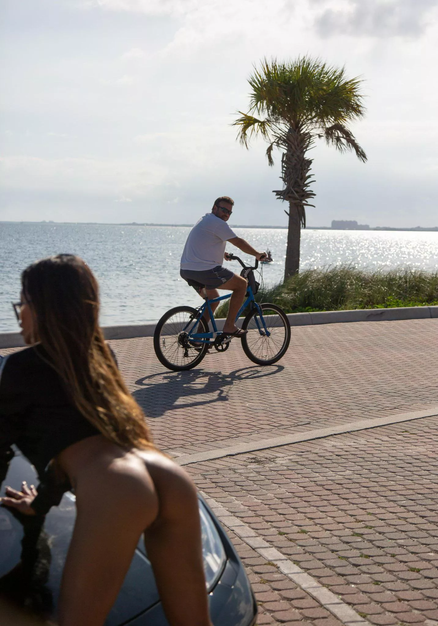 Distracted by this beauty 👀