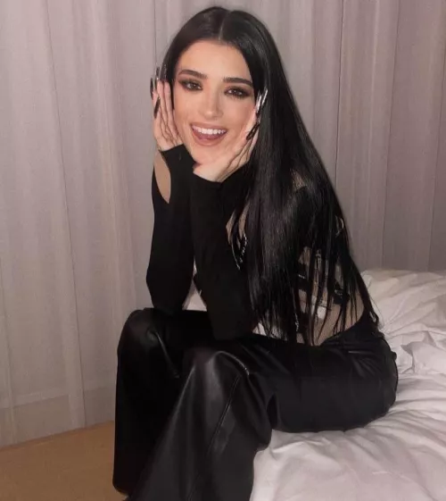 Dixie D’amelio has me feeling so horny tonight