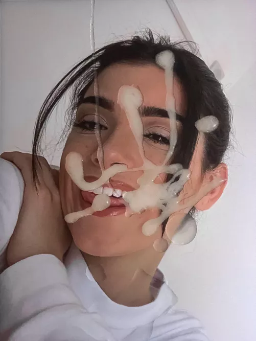 Dixie is such a tease😋