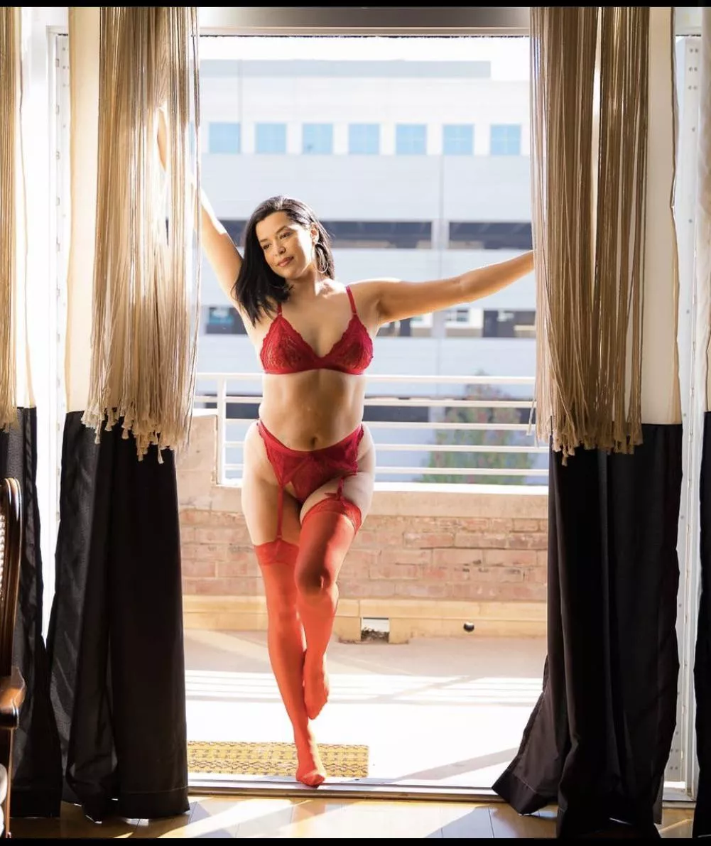 Dm me for more pics to cum on