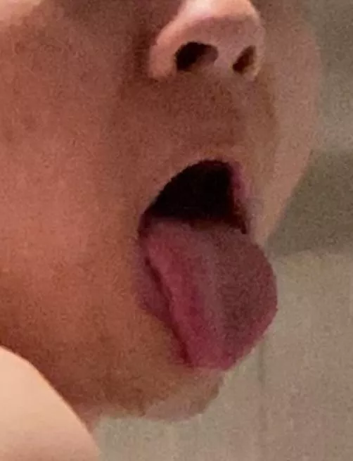 Dm me if you’re into doing ahegao Dm me if you’re into doing ahegao